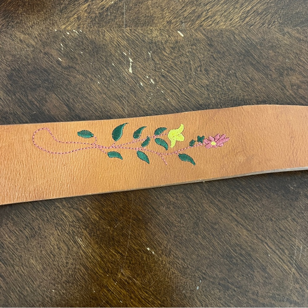 LINEA PELLE Embroidered Peacock Genuine Leather Belt Boho Western Tan belt - Picture 5 of 8